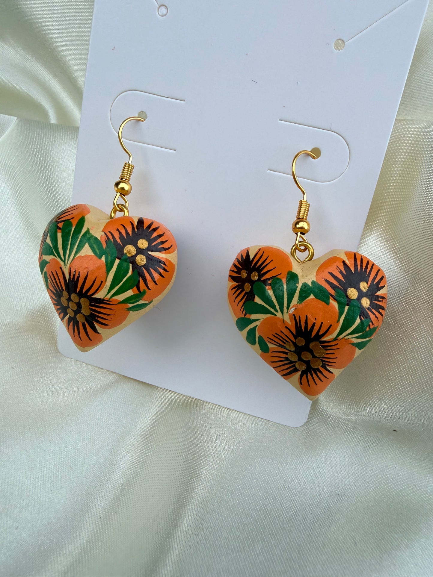 Aretes de madera de copal tallados y pintados a mano,hand made jewerry