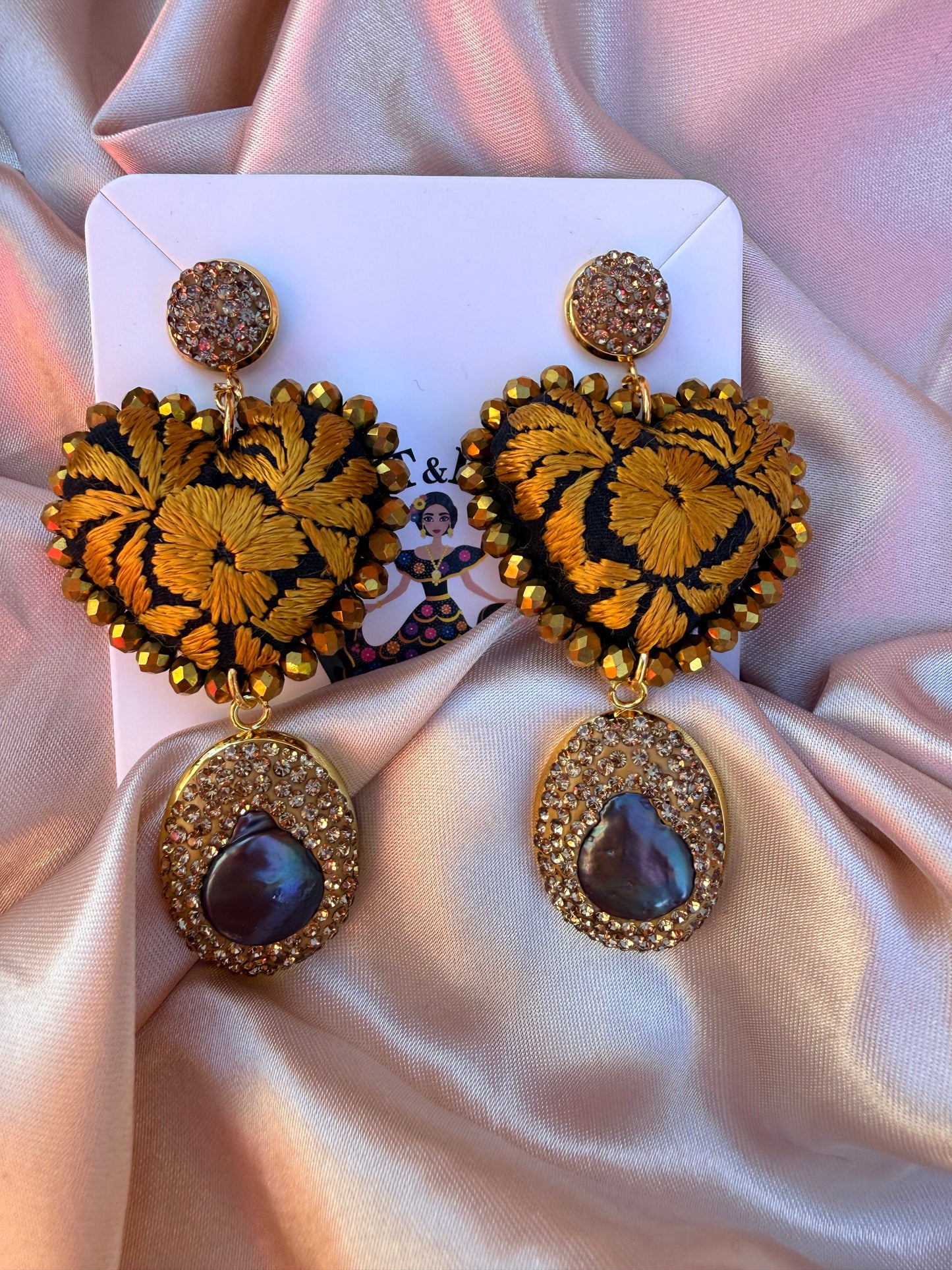 Aretes bordados a mano / complement amos con piedra natural/ aretes unicos / hand made jewelry