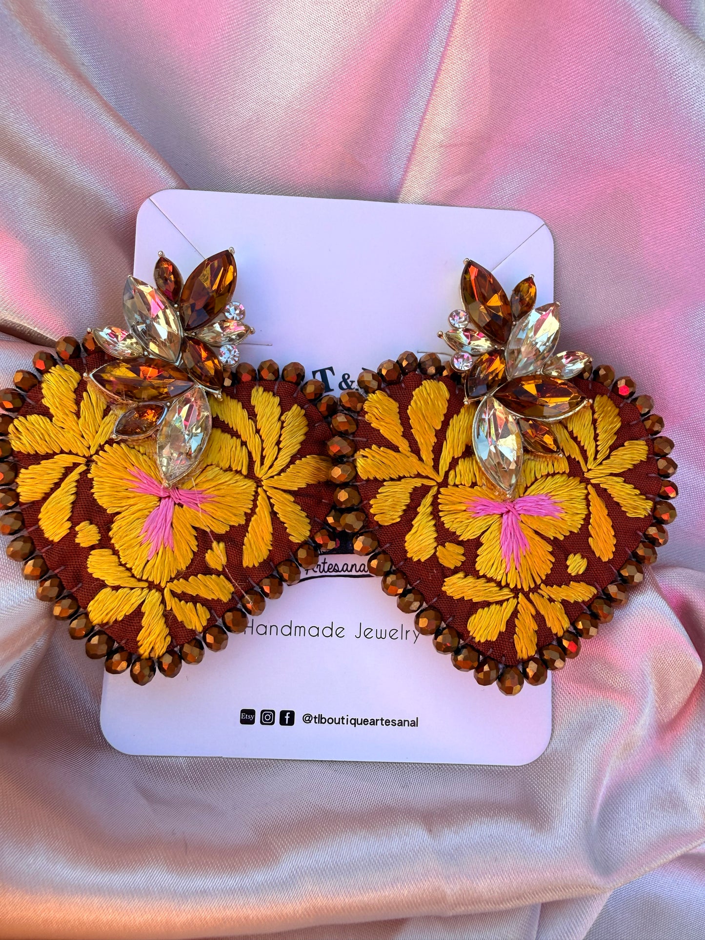 Aretes planos bordado a mano/dorados