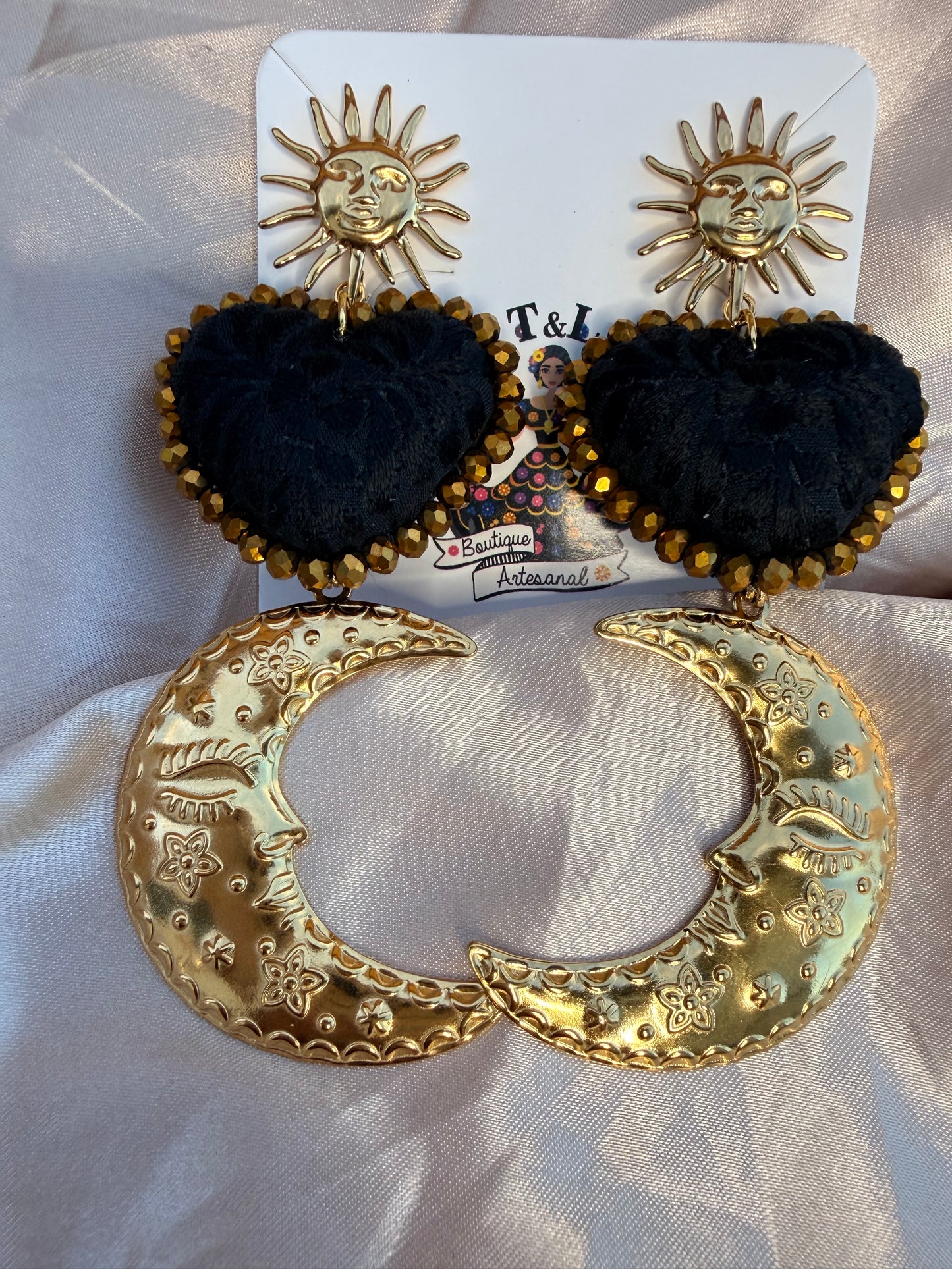 Aretes de corazon bordado/unicos/aretes de luna