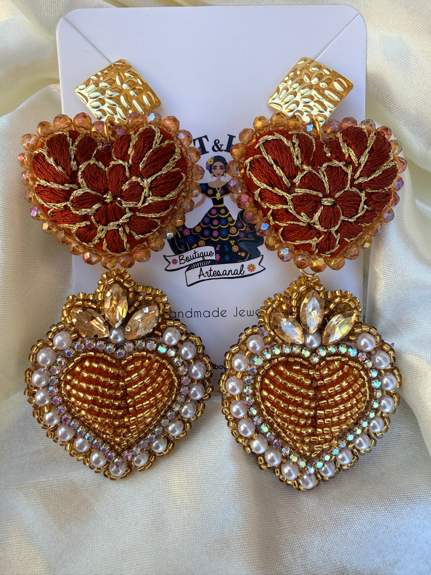 Aretes Corazón Bordados /aretes san antonino/a Mano con Cristales y Miyuki | Joyería Artesanal