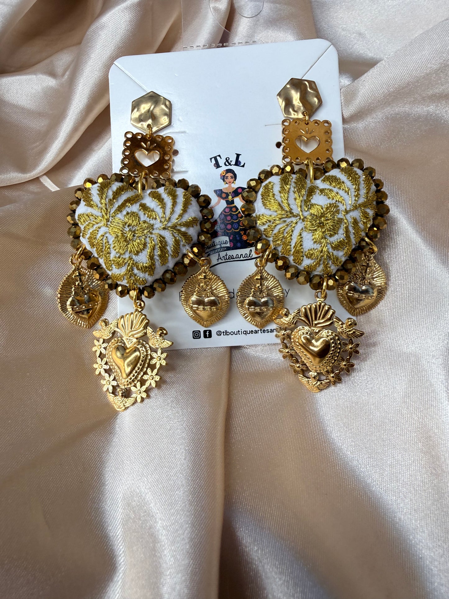 Aretes Bordados a Mano :Naranja – Cristales Dorados, Sagrado Corazón y Papel Picado/ hand made jewelry