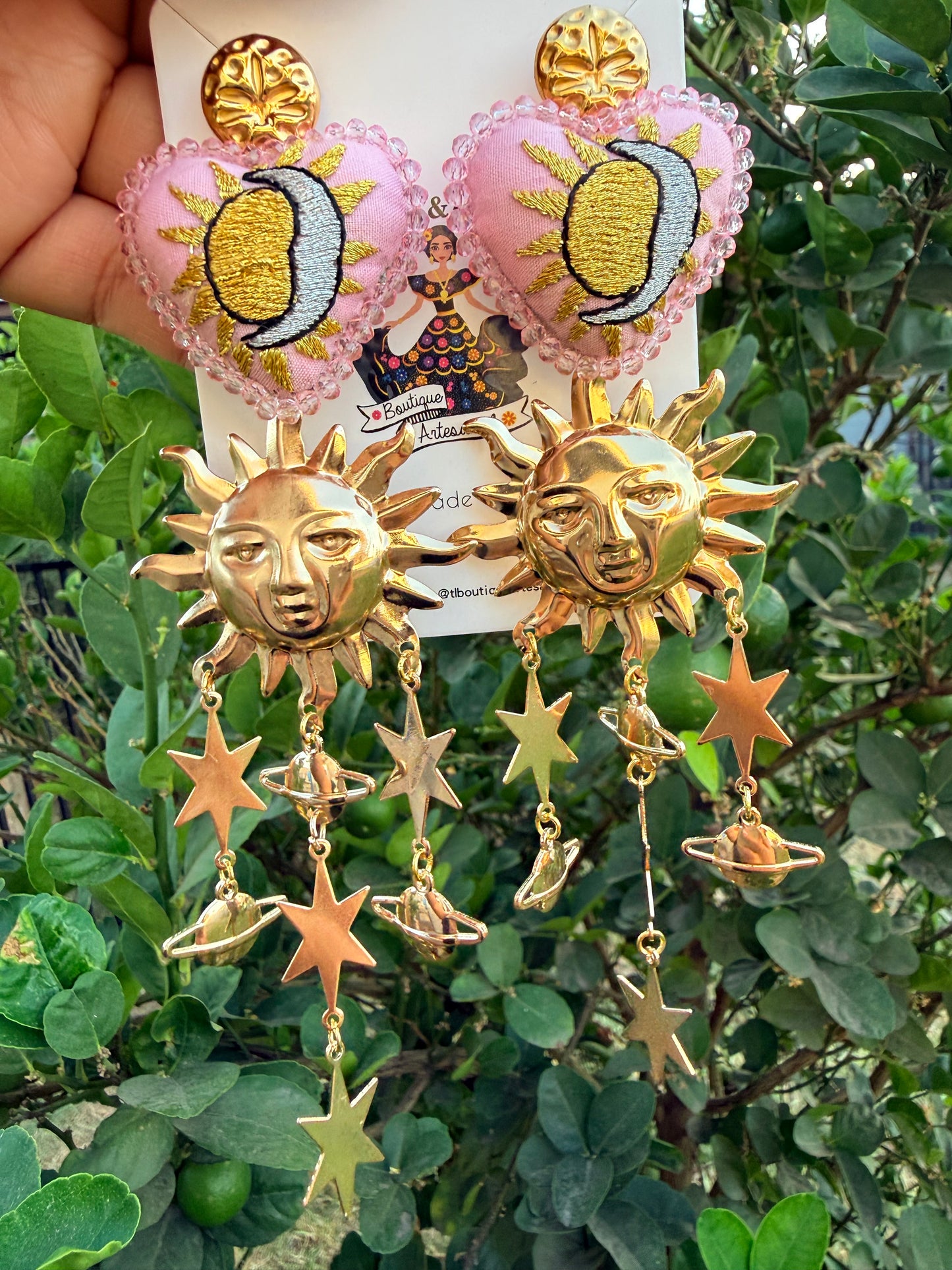 Aretes de corazon bordado /sol /luna