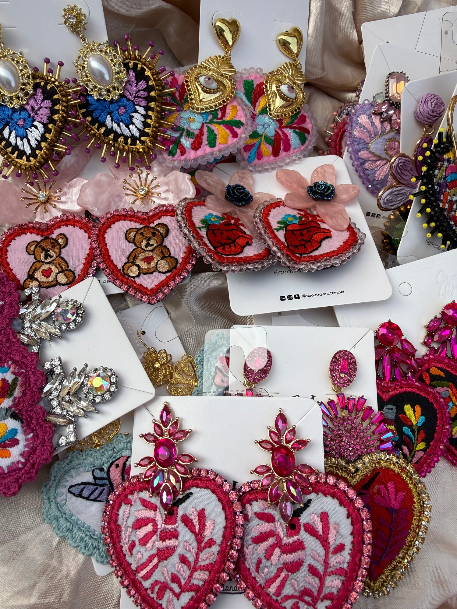 Aretes bordados a mano (Planos)