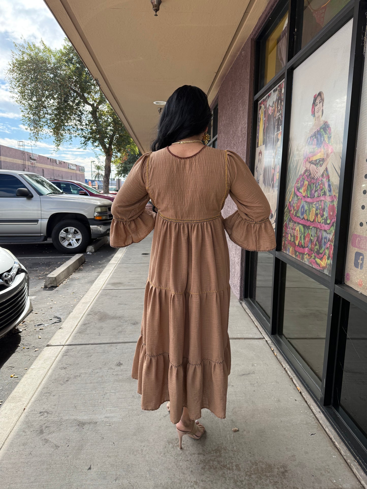 Vestido Artesanal Mexicano Bordado a Mano Tipo Rococó – lino Café | Talla Única Ajusta