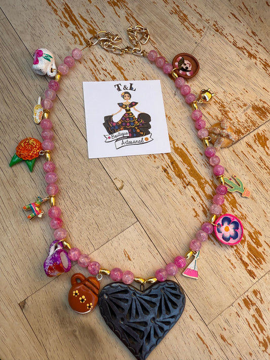 Collar/ rosa/Barro