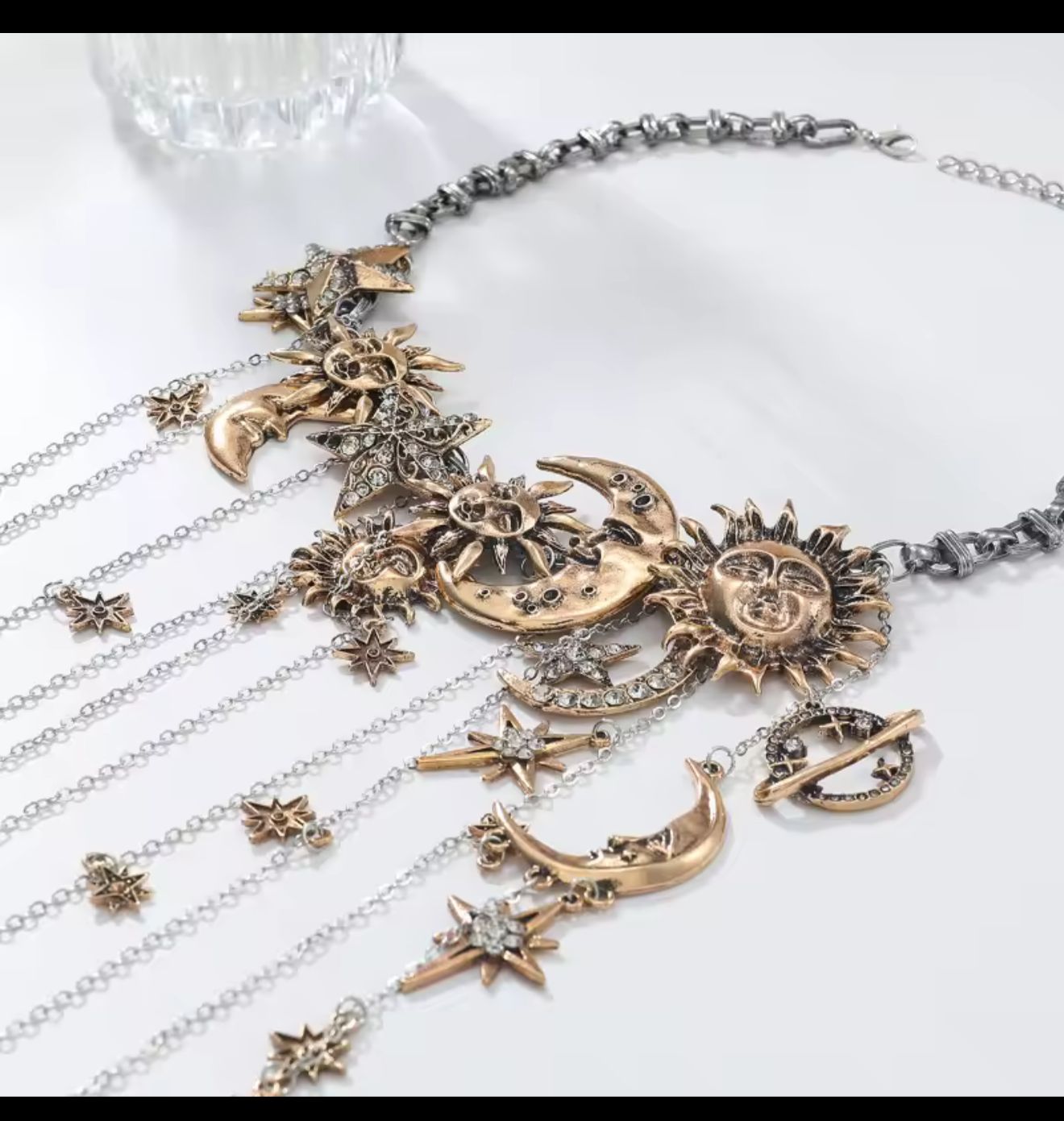 Collar Luna y Sol Celestial con Estrellas Colgantes |