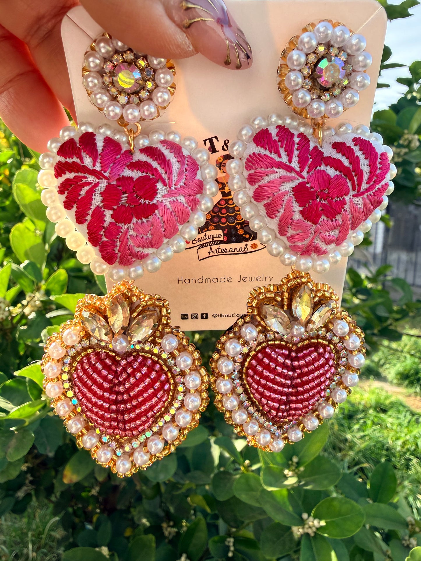 Aretes Corazón Bordados /aretes san antonino/a Mano con Cristales y Miyuki | Joyería Artesanal /rosa