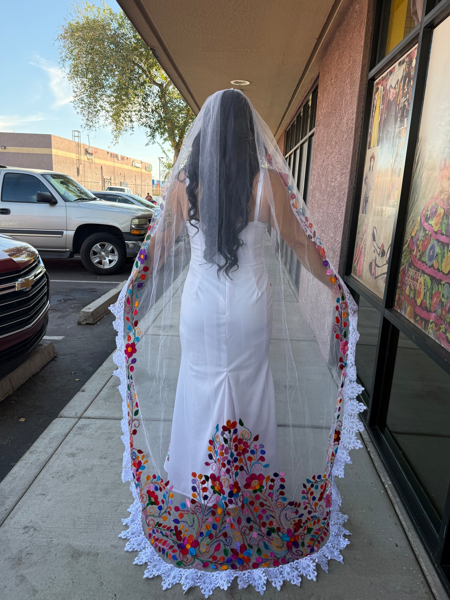 Velo de Novia Bordado a Mano 2 Metros | Velo Mexicano Floral Colorido con Encaje | Bridal Veil Handmade