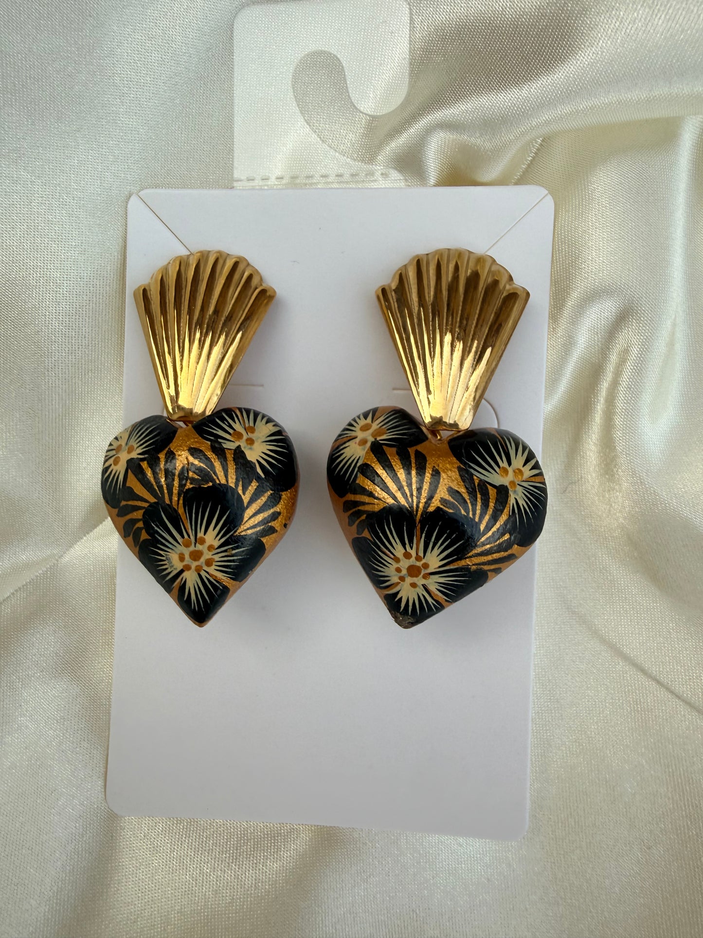 Aretes de madera de copal tallados y pintados a mano,hand made jewerry
