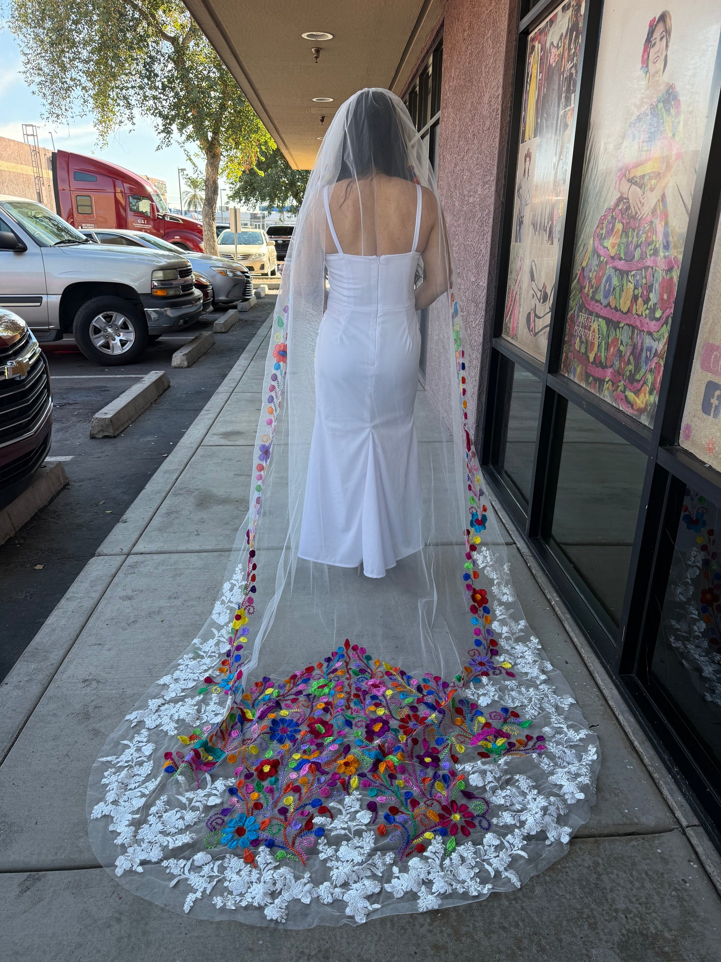 Velo de Novia Bordado a Mano 3 Metros | Velo Largo de Tul con Flores Mexicanas Bordadas | Velo Artesanal Único