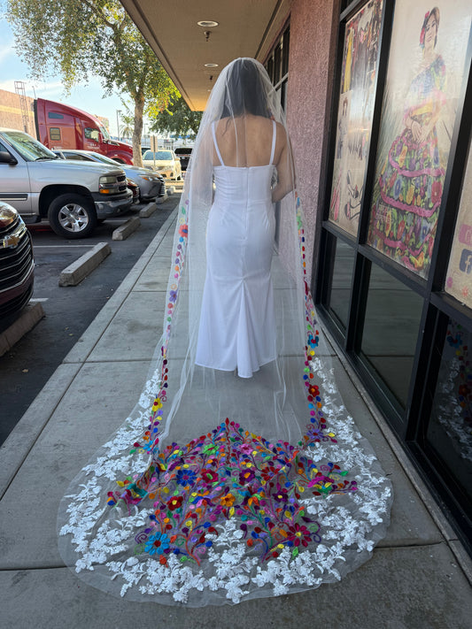 Velo de Novia Bordado a Mano 3 Metros | Velo Largo de Tul con Flores Mexicanas Bordadas | Velo Artesanal Único