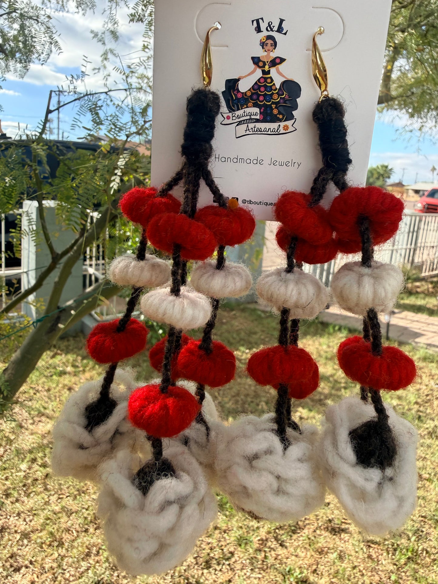 Aretes tlacoyales/aretes de lana /aretes hechos a Mano/ aretes artesanales /hand made jewelry