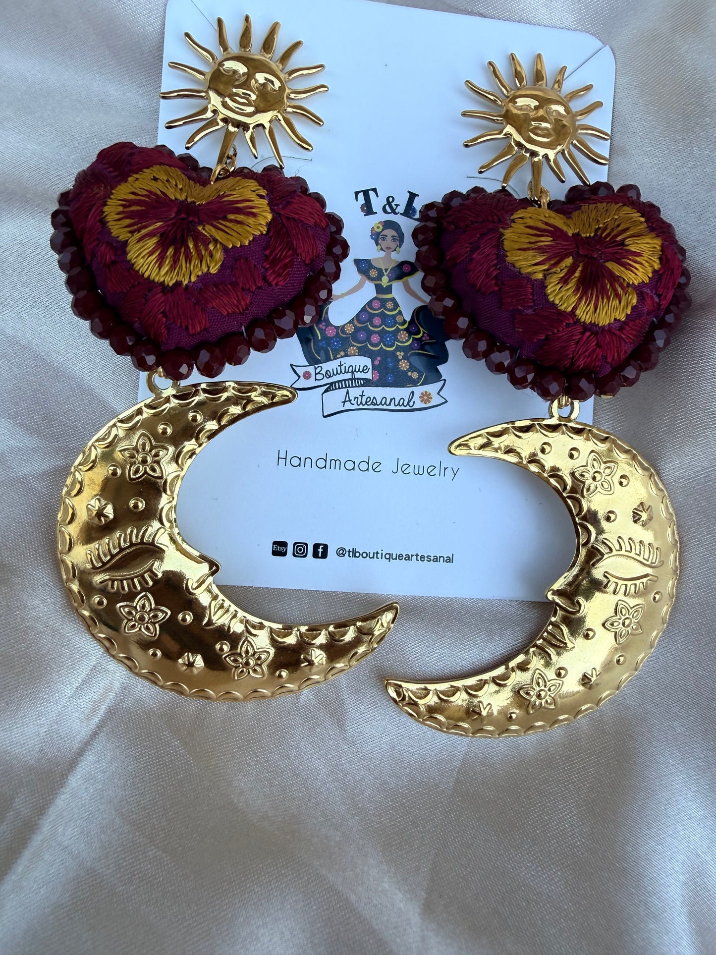 Aretes de corazon bordado/unicos/aretes de luna