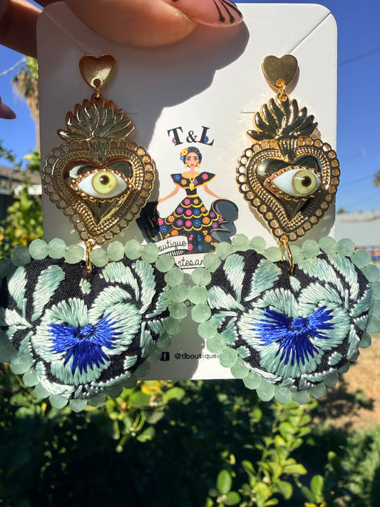 Aretes Bordados Corazón con Ojo Protector/ bordado a mano