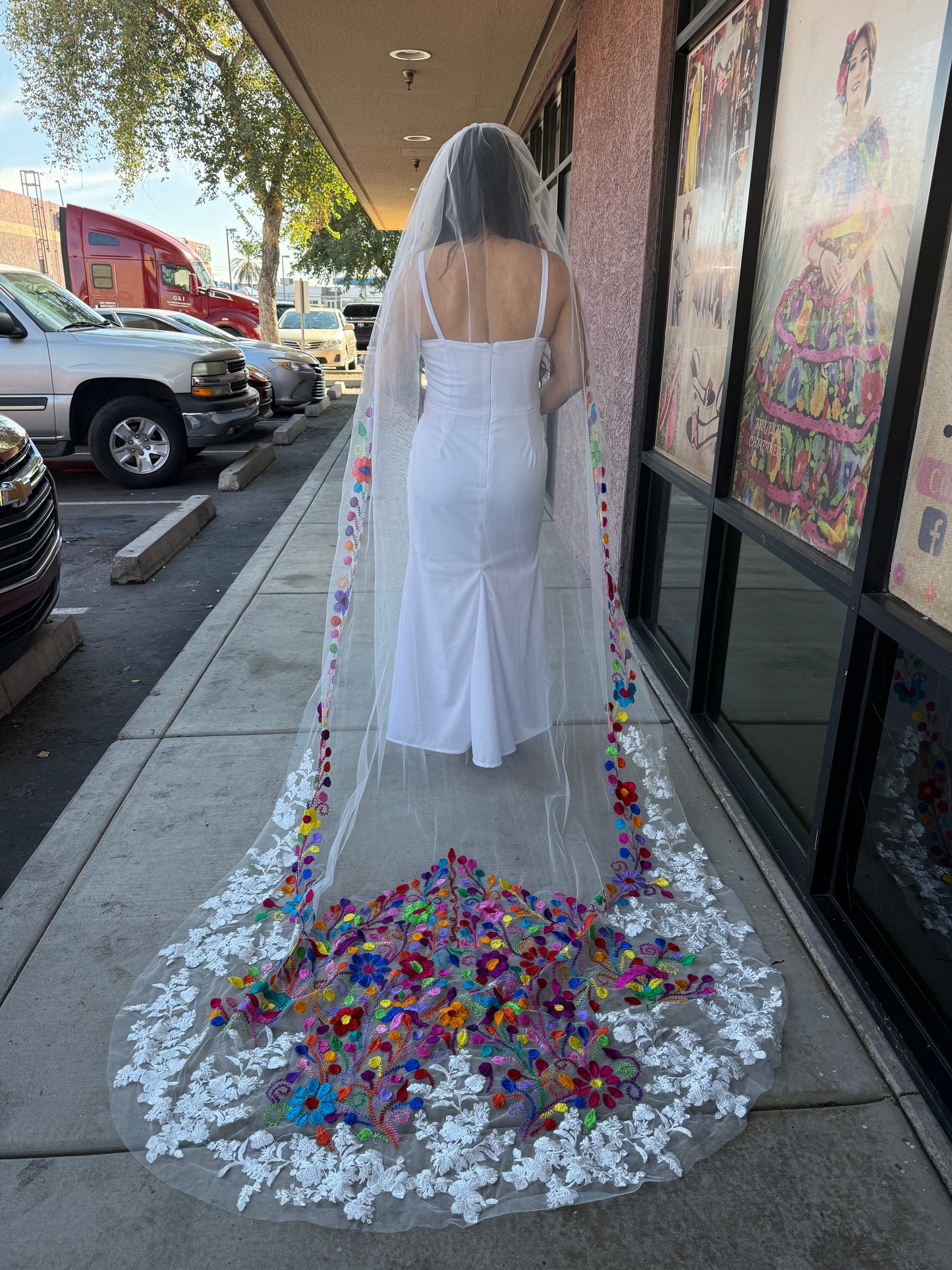 Velo de Novia Bordado a Mano 3 Metros | Velo Largo de Tul con Flores Mexicanas Bordadas | Velo Artesanal Único