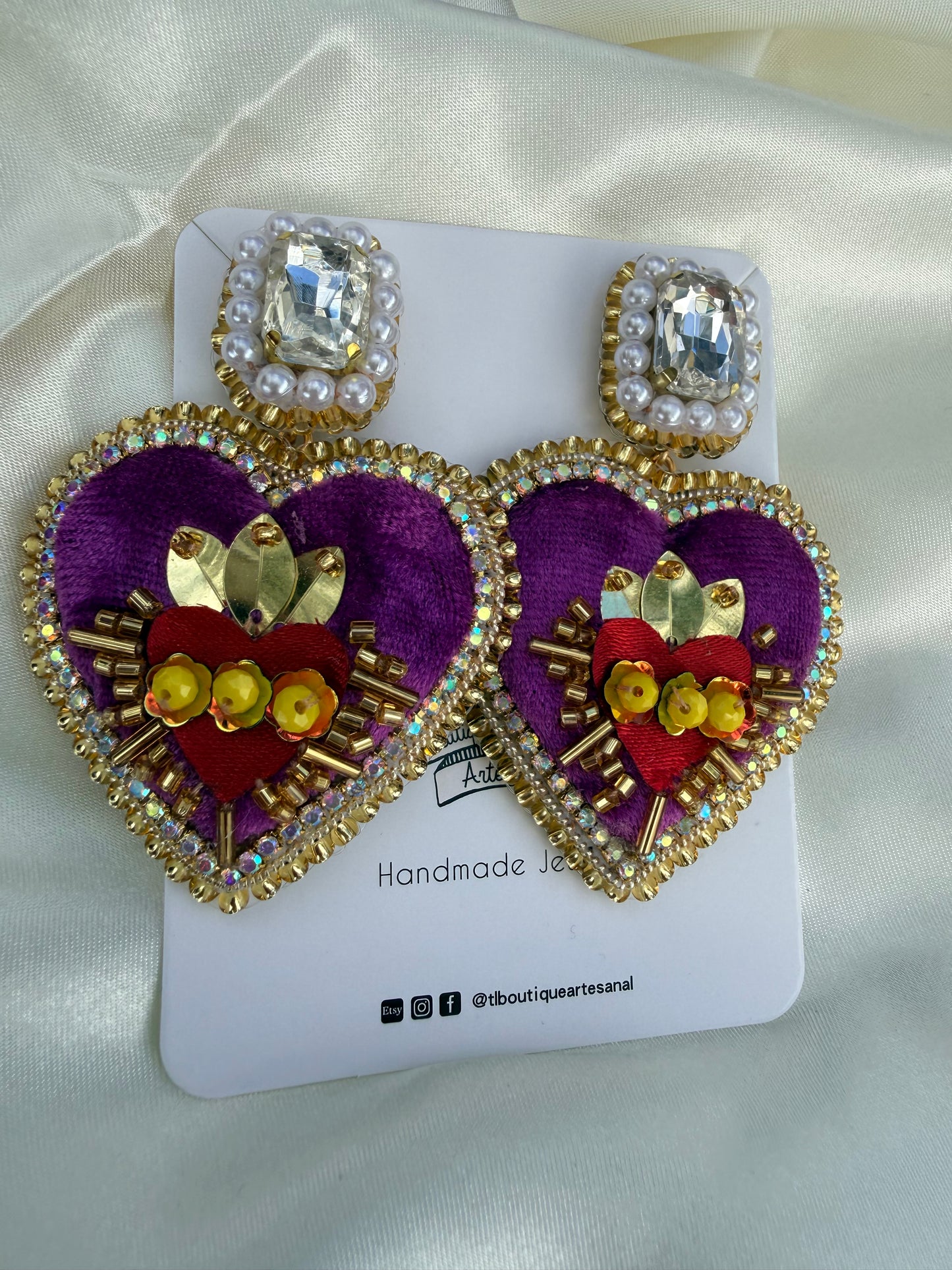 aretes artesanales/aretes sagrado corazon
