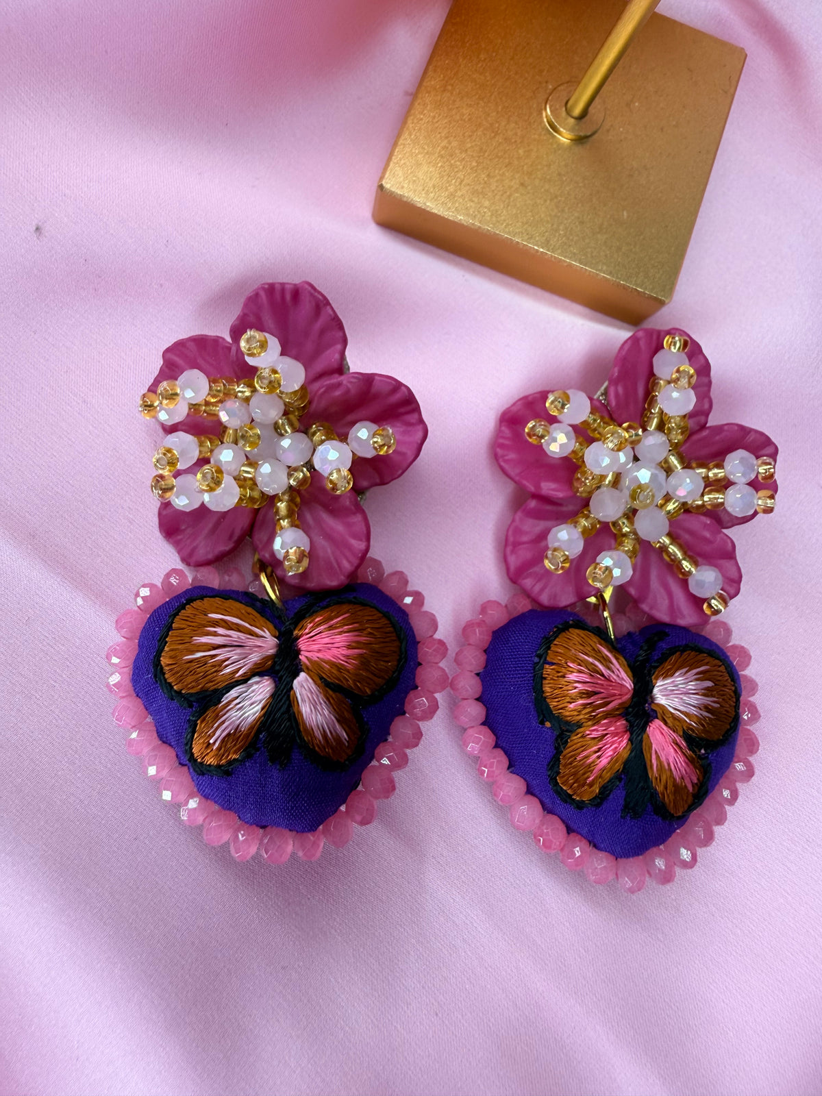 Mariposa/morada
