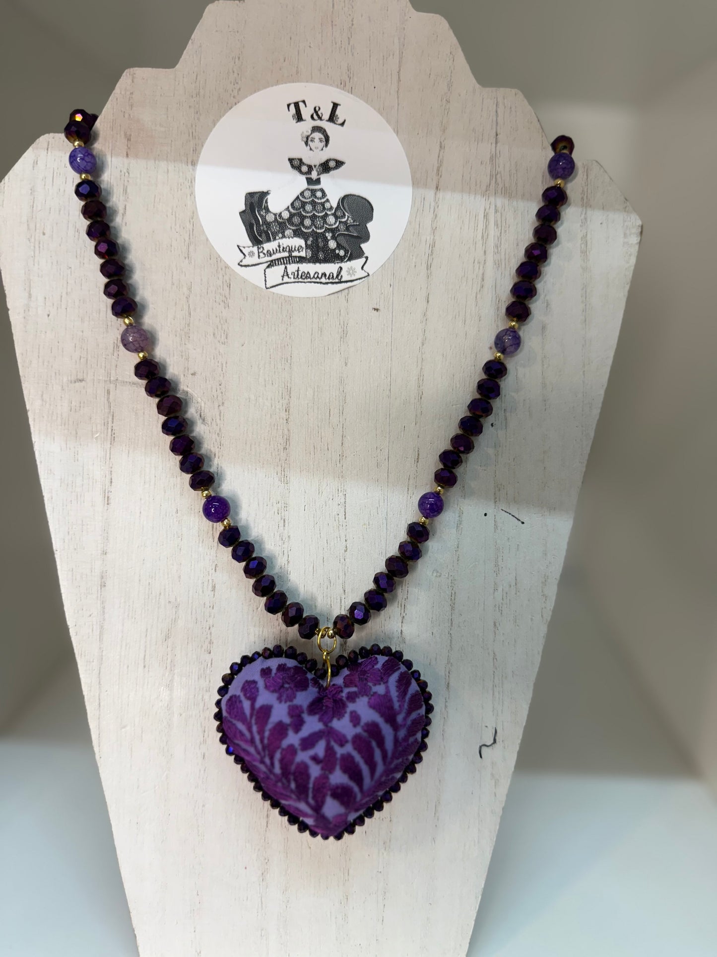 Collar bordado san antonino