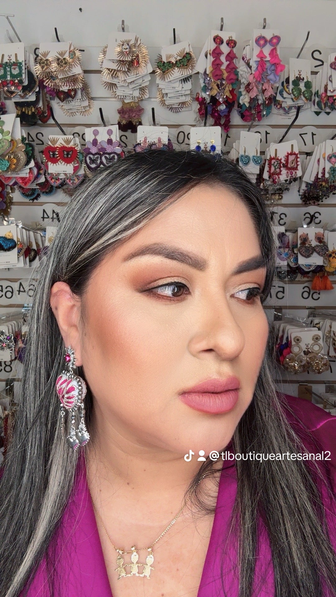 Aretes bordados con milagritos / plateado/unicos /aretes tradicionales /handmade jewelry