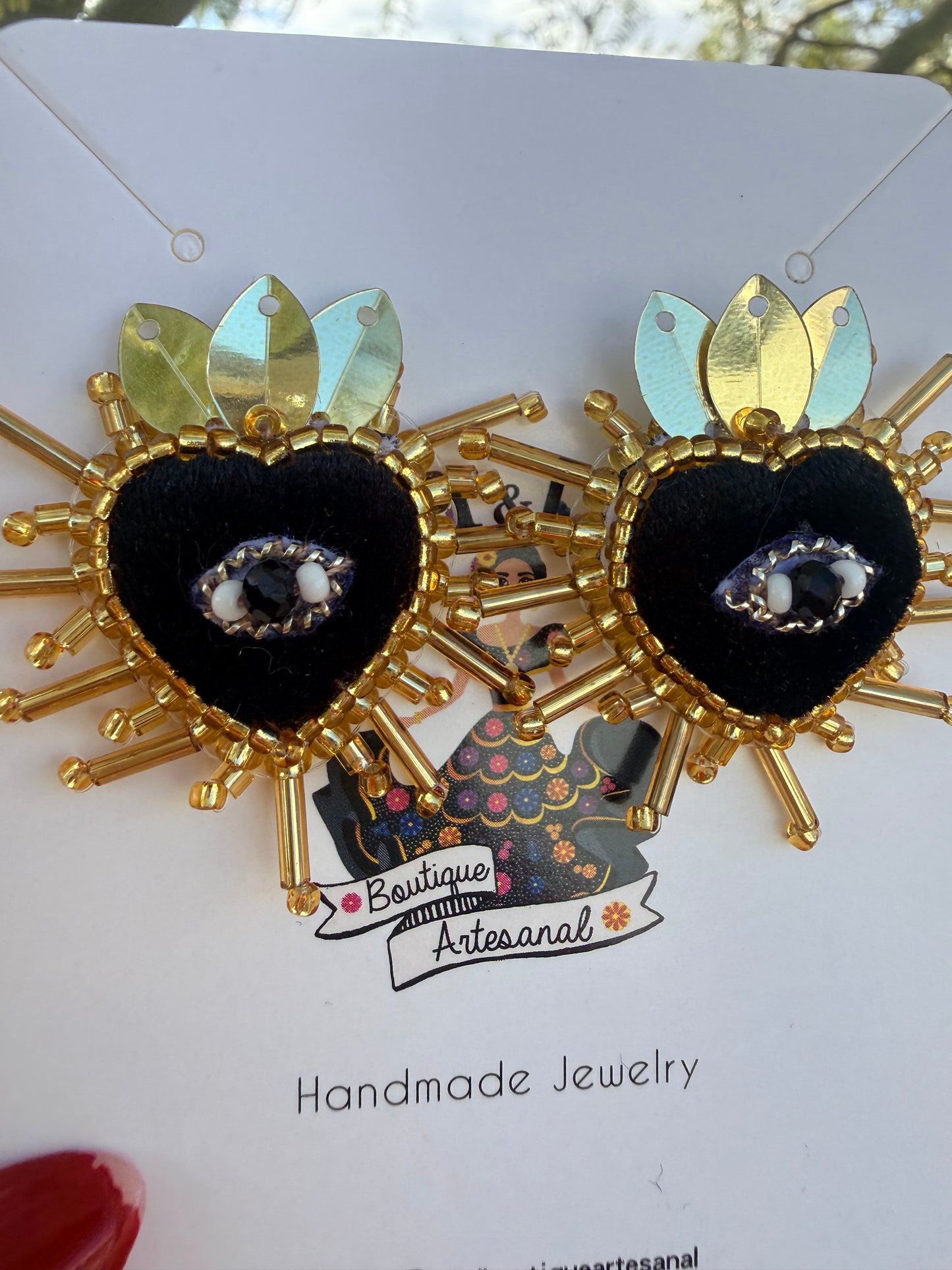 Aretes minis / milagritos / aretes artesanales /aretes minis ojo