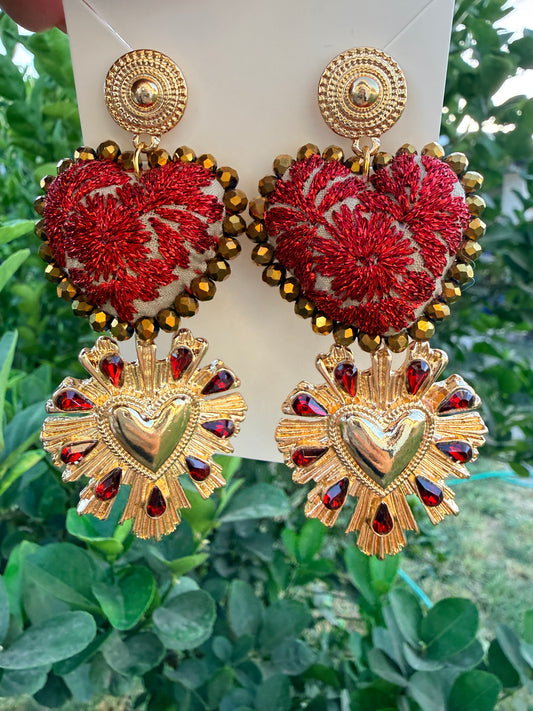 Arete de Corazon bordado/rojos/oro/ sagrado corazon