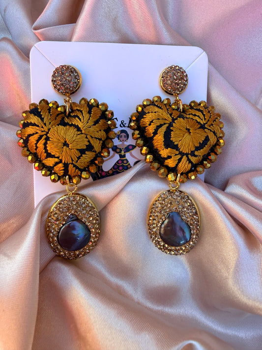 Aretes bordados a mano / complement amos con piedra natural/ aretes unicos / hand made jewelry