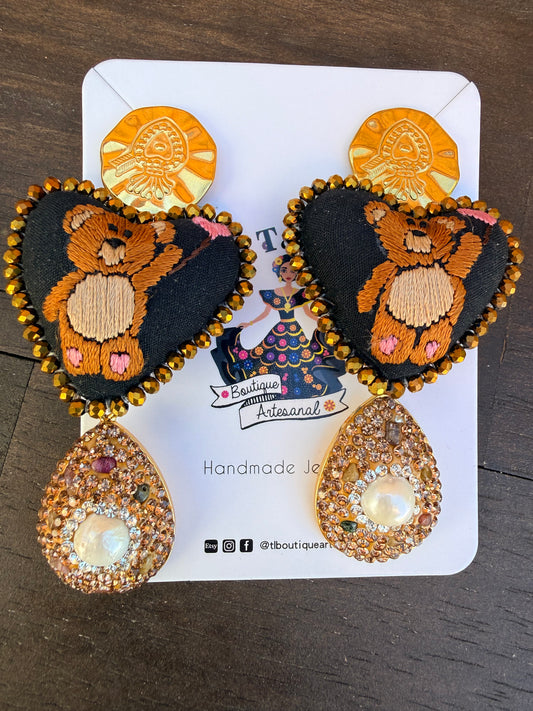 Osito/aretes bordado a mano , /handmade jewelry