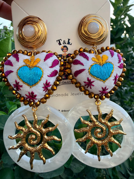 Aretes Artesanales Bordados a Mano en Técnica San Antonino | Acero Inoxidable | Joyería Oaxaqueña Ligera/sagrado corazon