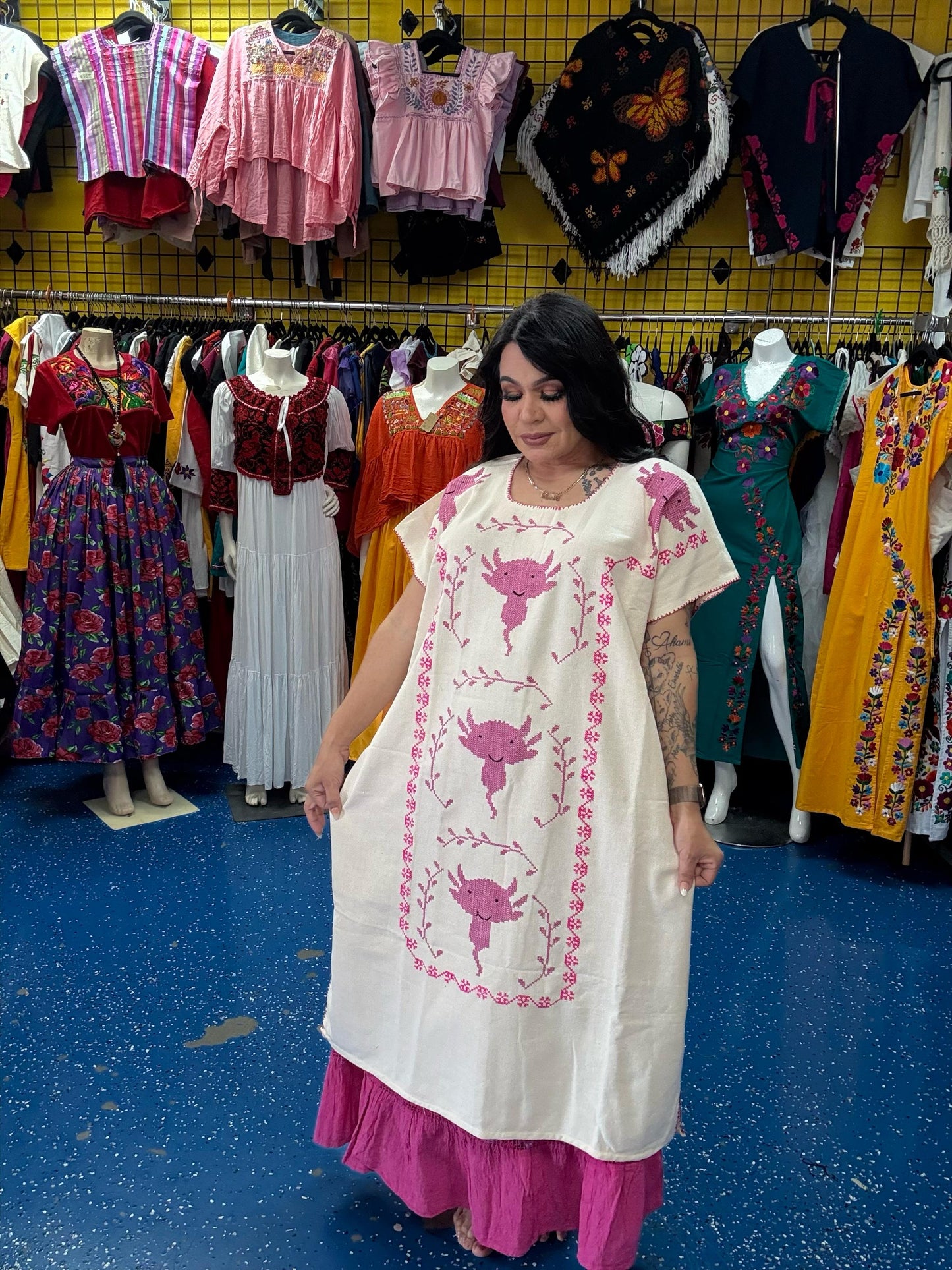 Huanengo de Michoacán Bordado a Mano en Punto de Cruz – Axolotl | Telar de Pedal