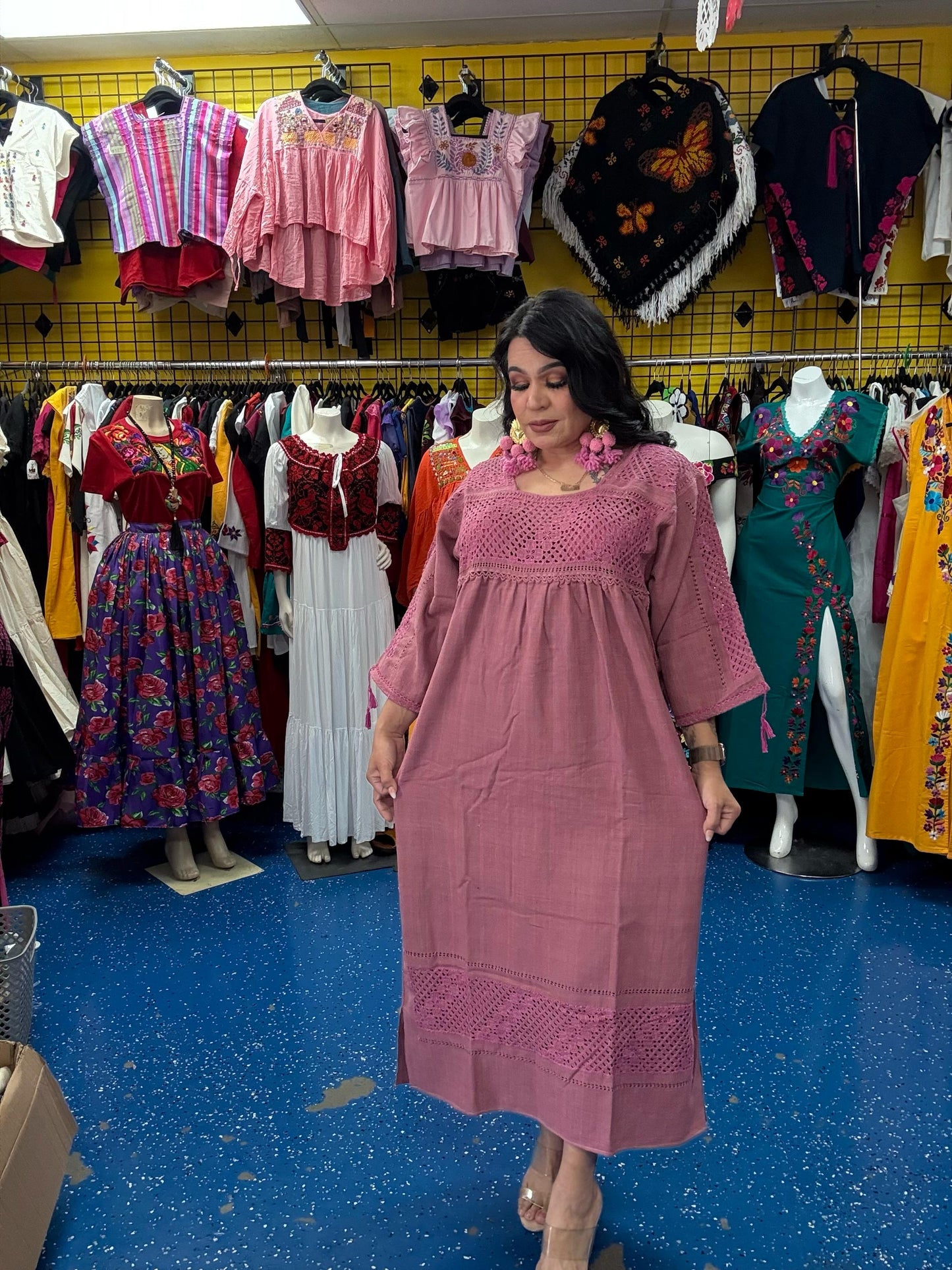 Huanengo de Michoacán Bordado a Mano en Punto de Cruz | Flores Tradicionales | Manta Tejida en Telar de Pedal