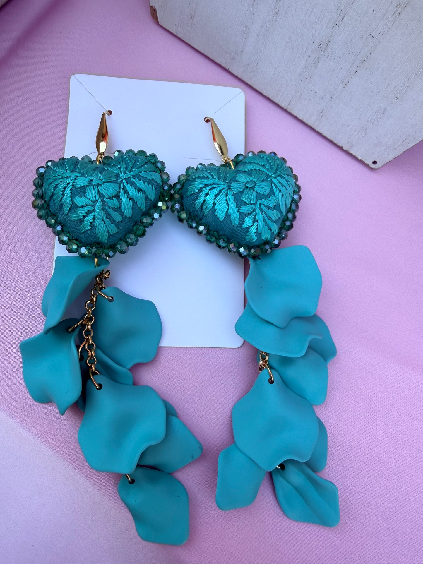 Turquoise Embroidered Heart Necklace – Handmade Floral Heart Pendant Necklace with Acrylic Beads & Stainless Steel Extender