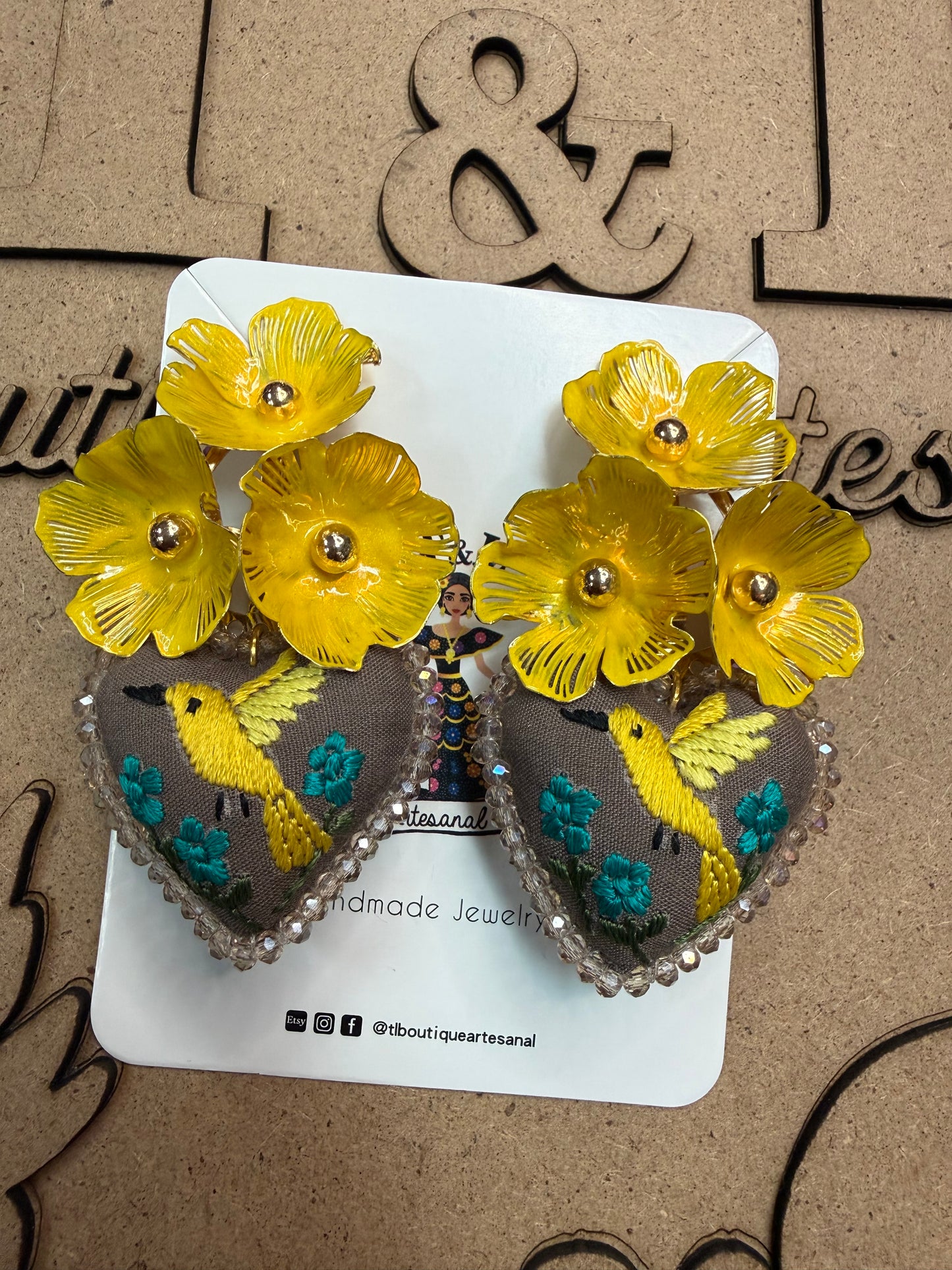#28 colibrí amarillo