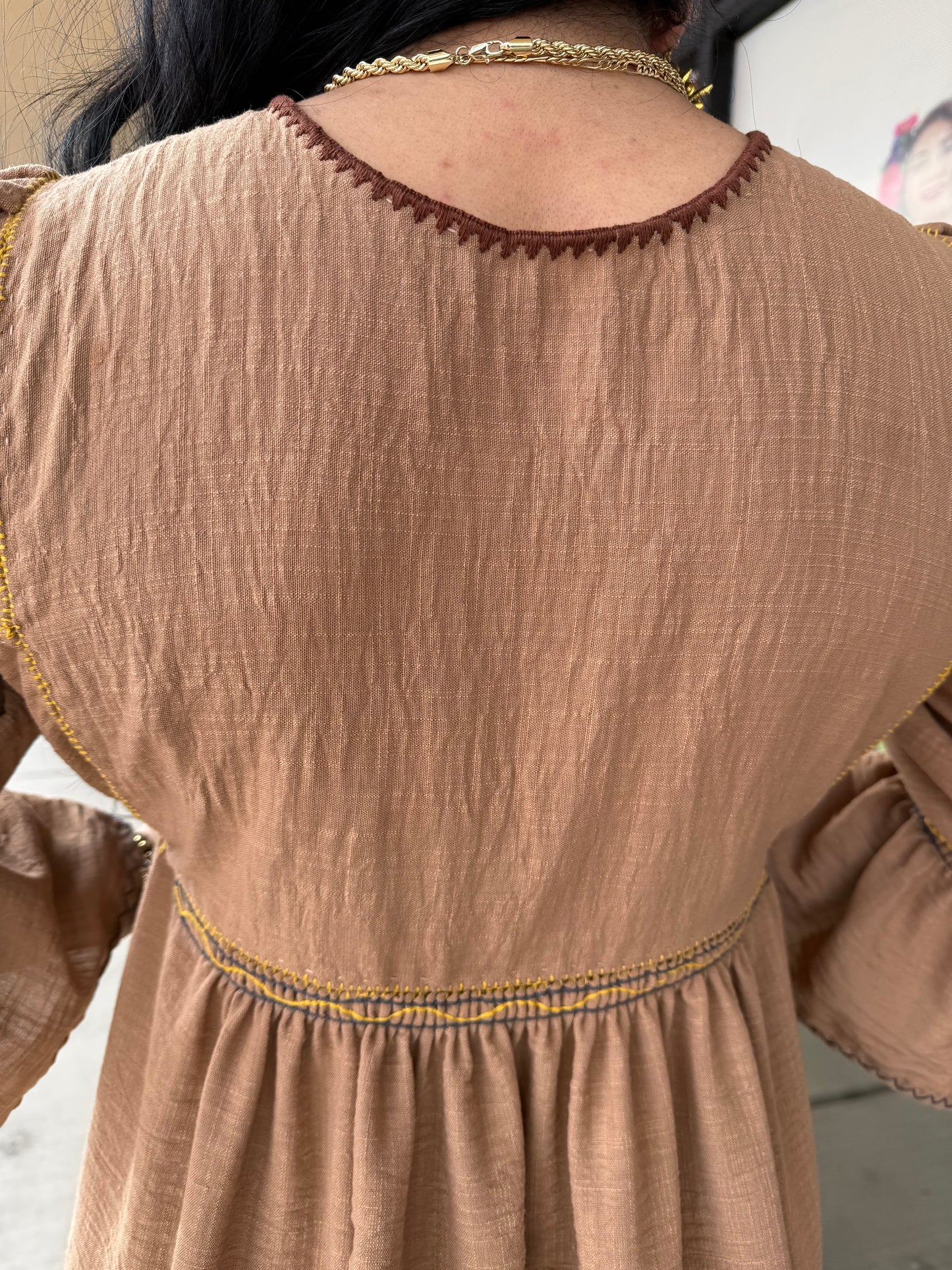 Vestido Artesanal Mexicano Bordado a Mano Tipo Rococó – lino Café | Talla Única Ajusta