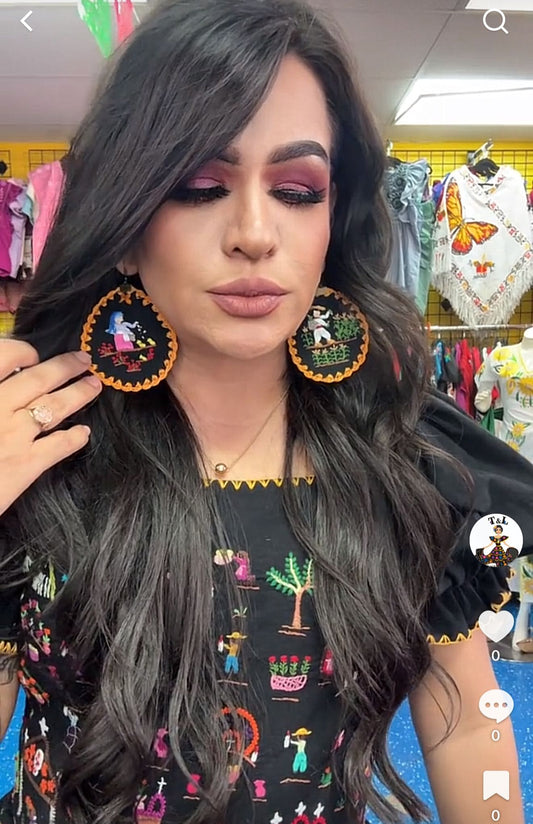Aretes bordados de historias