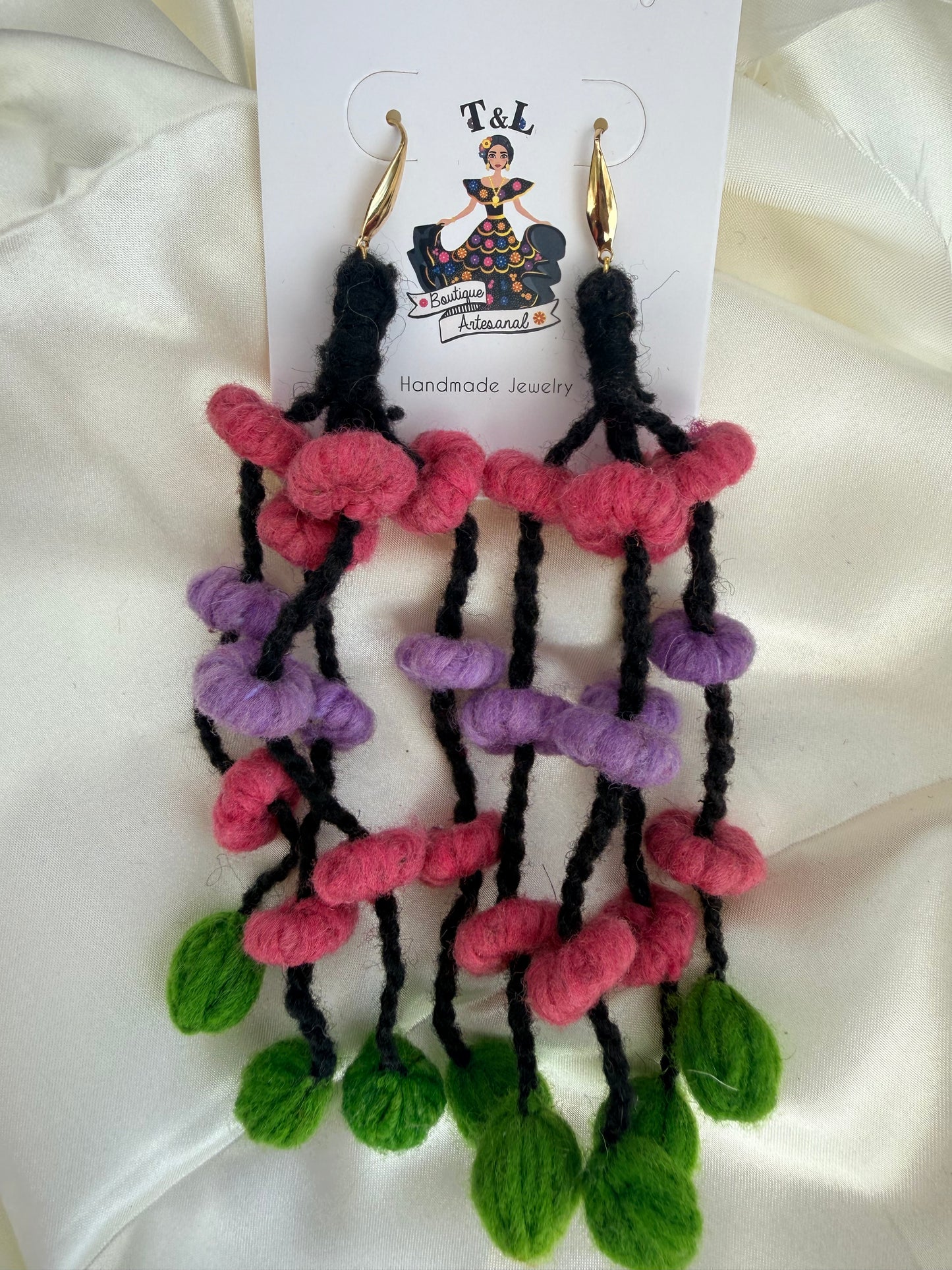 Aretes tlacoyales/aretes de lana /aretes hechos a Mano/ aretes artesanales /hand made jewelry