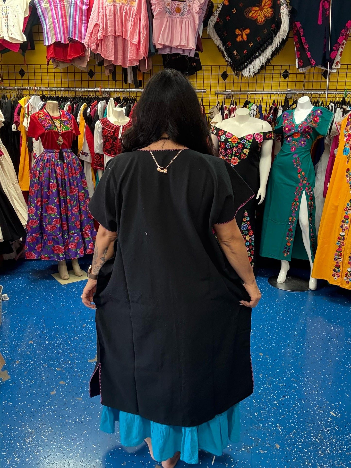 Huanengo de Michoacán Bordado a Mano en Punto de Cruz - Monarcas | Tela Tejida en Telar de Pedal