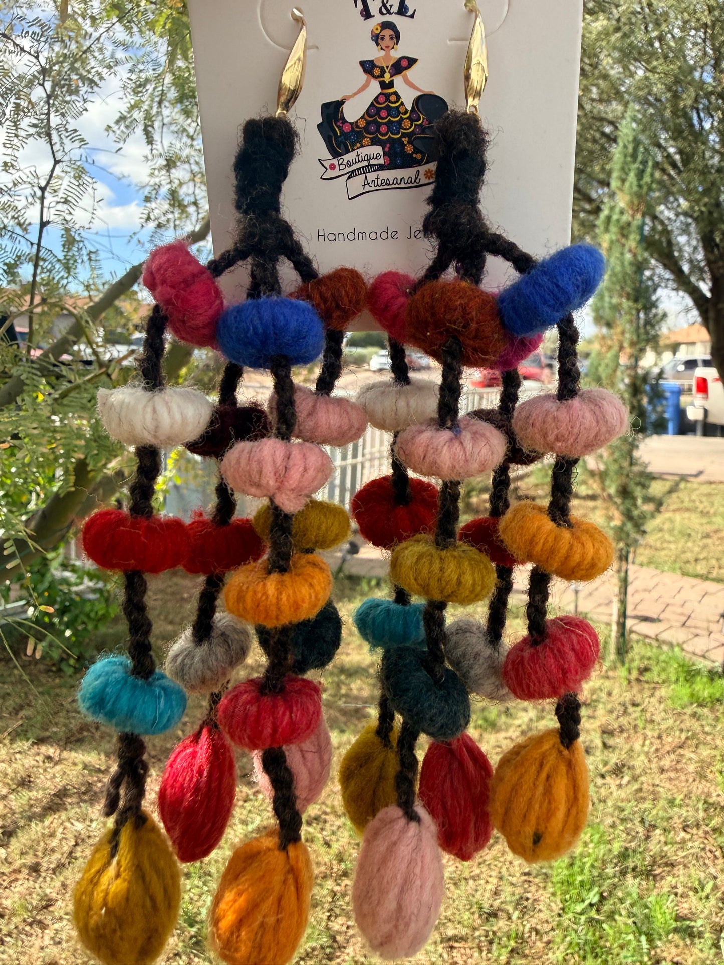 Aretes tlacoyales/aretes de lana /aretes hechos a Mano/ aretes artesanales /hand made jewelry