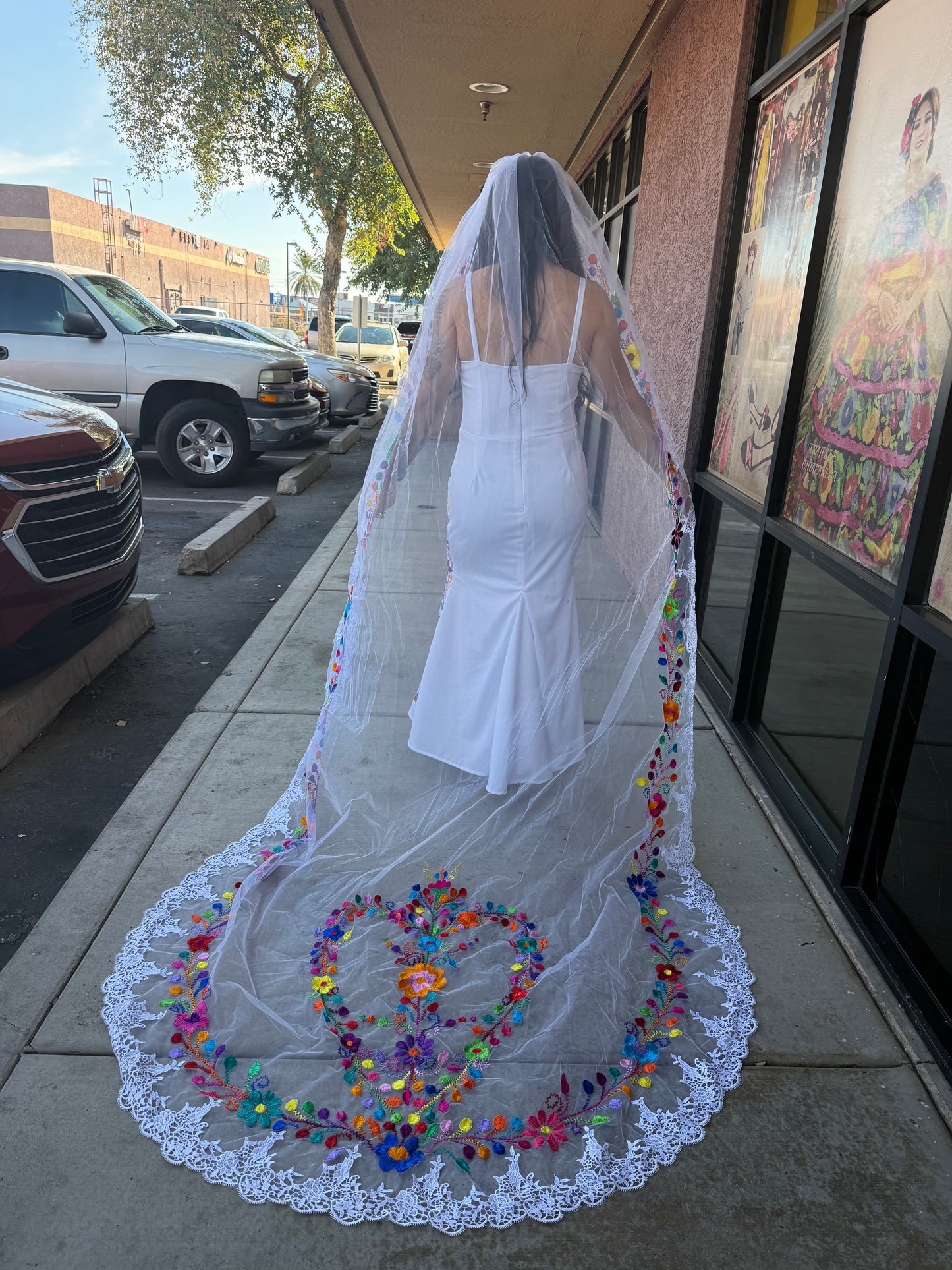 Velo de Novia Bordado a Mano 2 Metros | Velo Mexicano Floral Colorido con Encaje | Bridal Veil Handmade /corazon