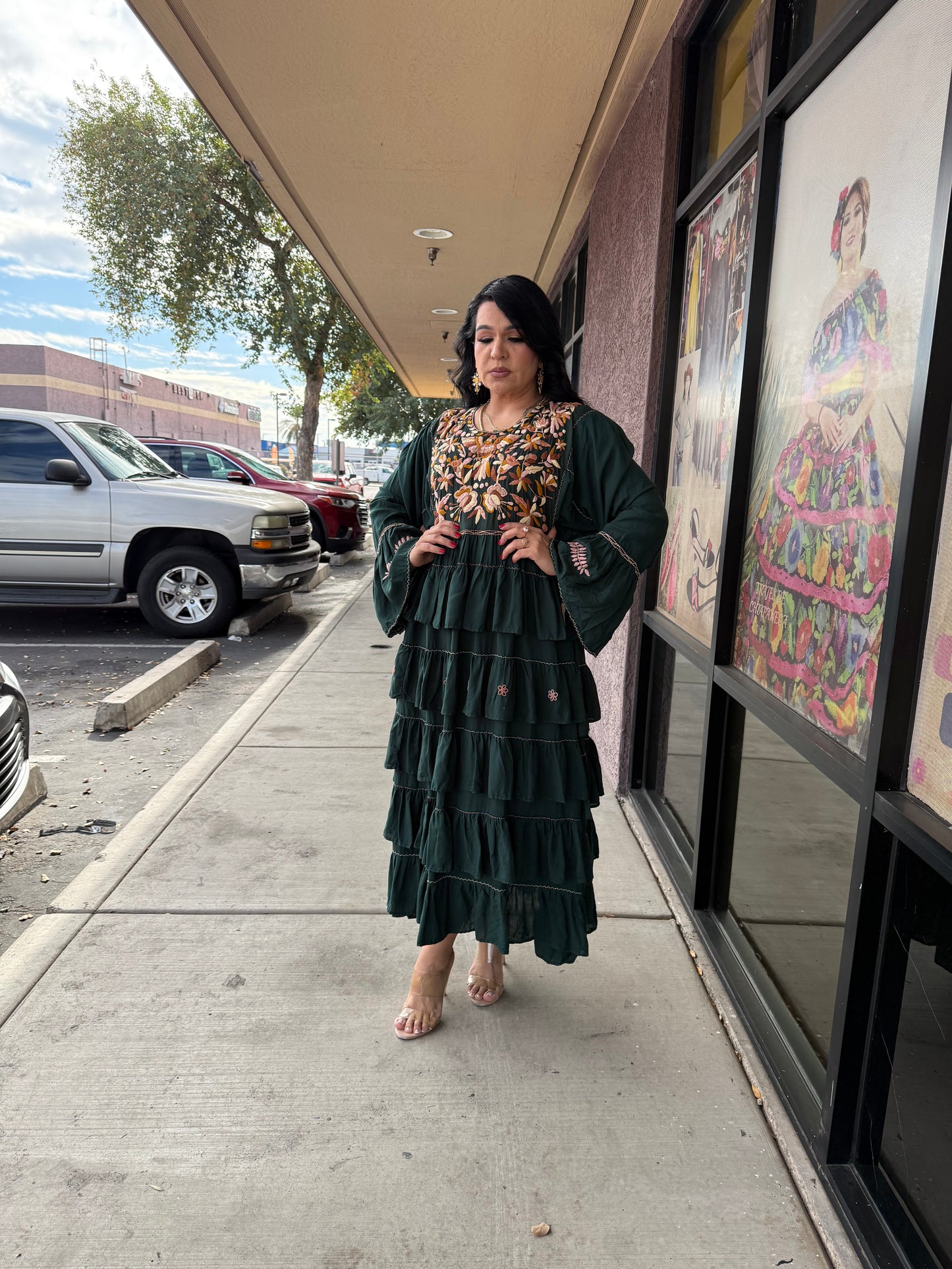 Vestido Artesanal Mexicano Bordado a Mano en Rayón – Vestido Boho Verde Bordado Floral – Talla Única Ajustable S a XXL