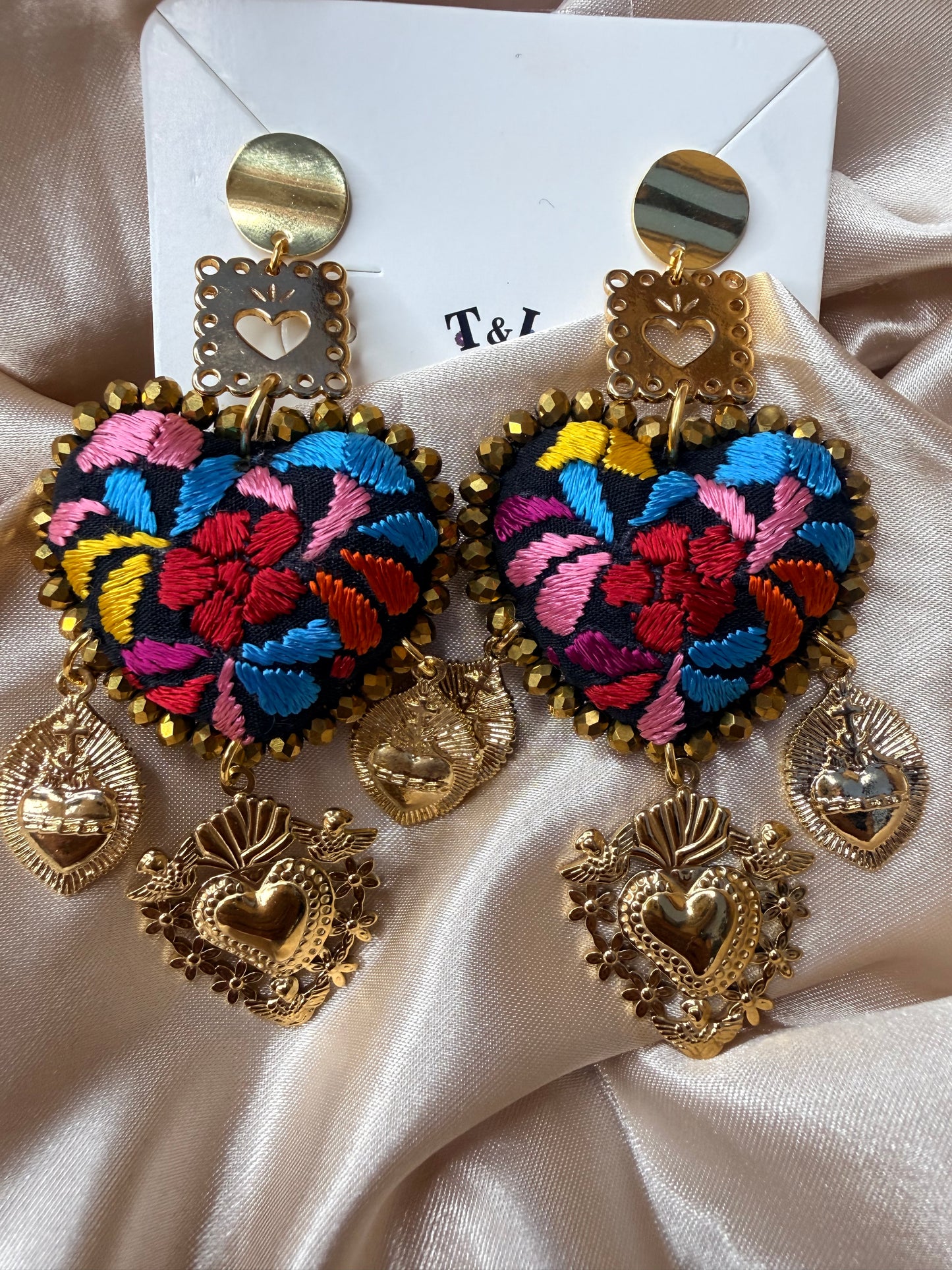 Aretes Bordados a Mano :Naranja – Cristales Dorados, Sagrado Corazón y Papel Picado/ hand made jewelry