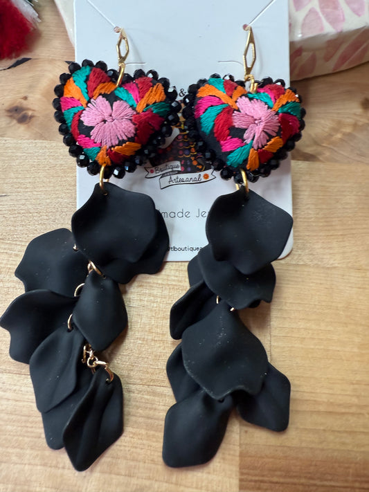 Arete /petalos/negro