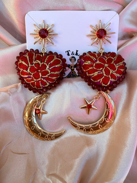 ) Aretes bordados a mano / aretes san Antonino/ hand made jewelry/ aretes luna/ aretes rojos/