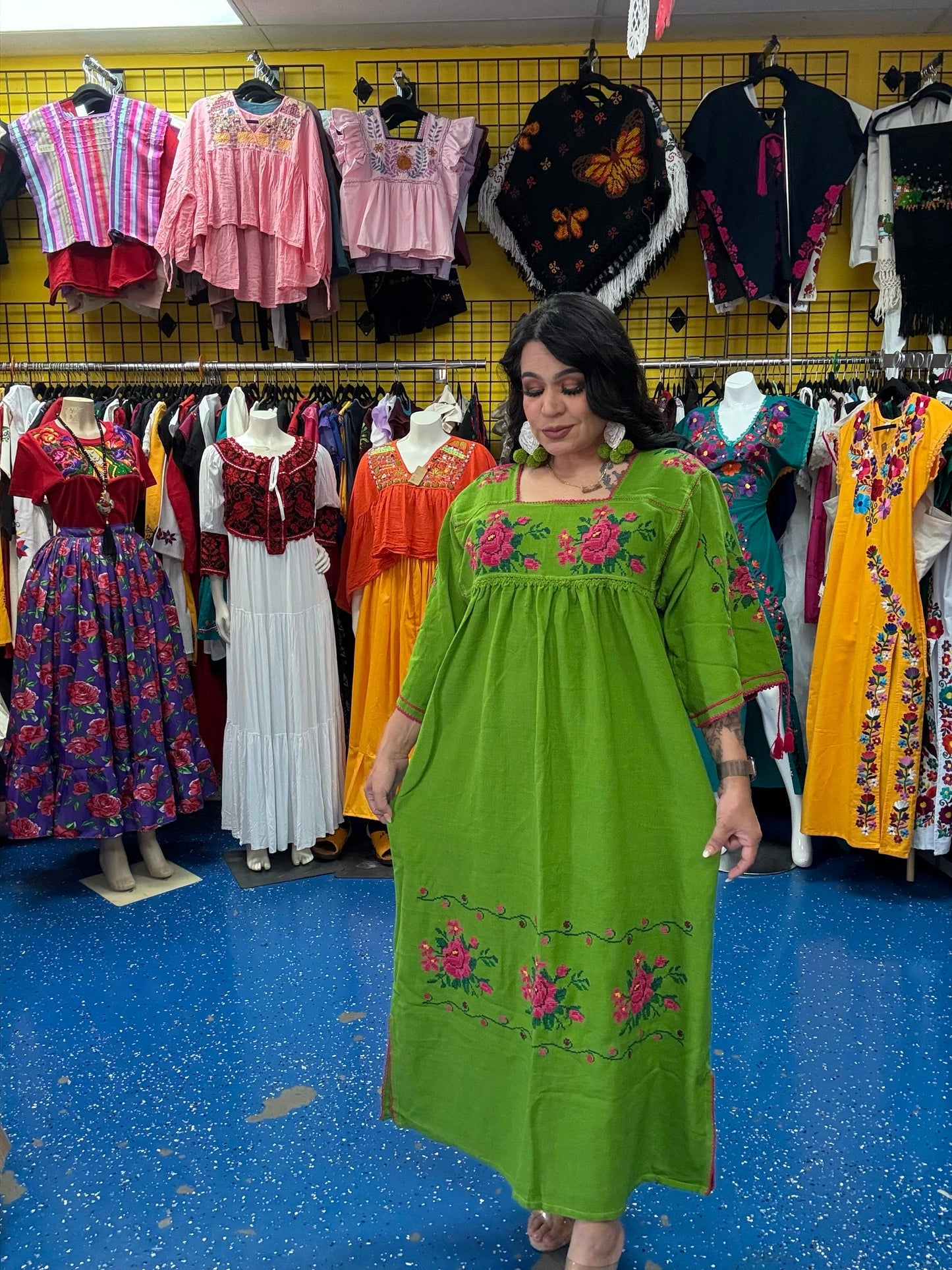 Huanengo de Michoacán Bordado a Mano en Punto de Cruz | Flores Tradicionales | Manta Tejida en Telar de Pedal