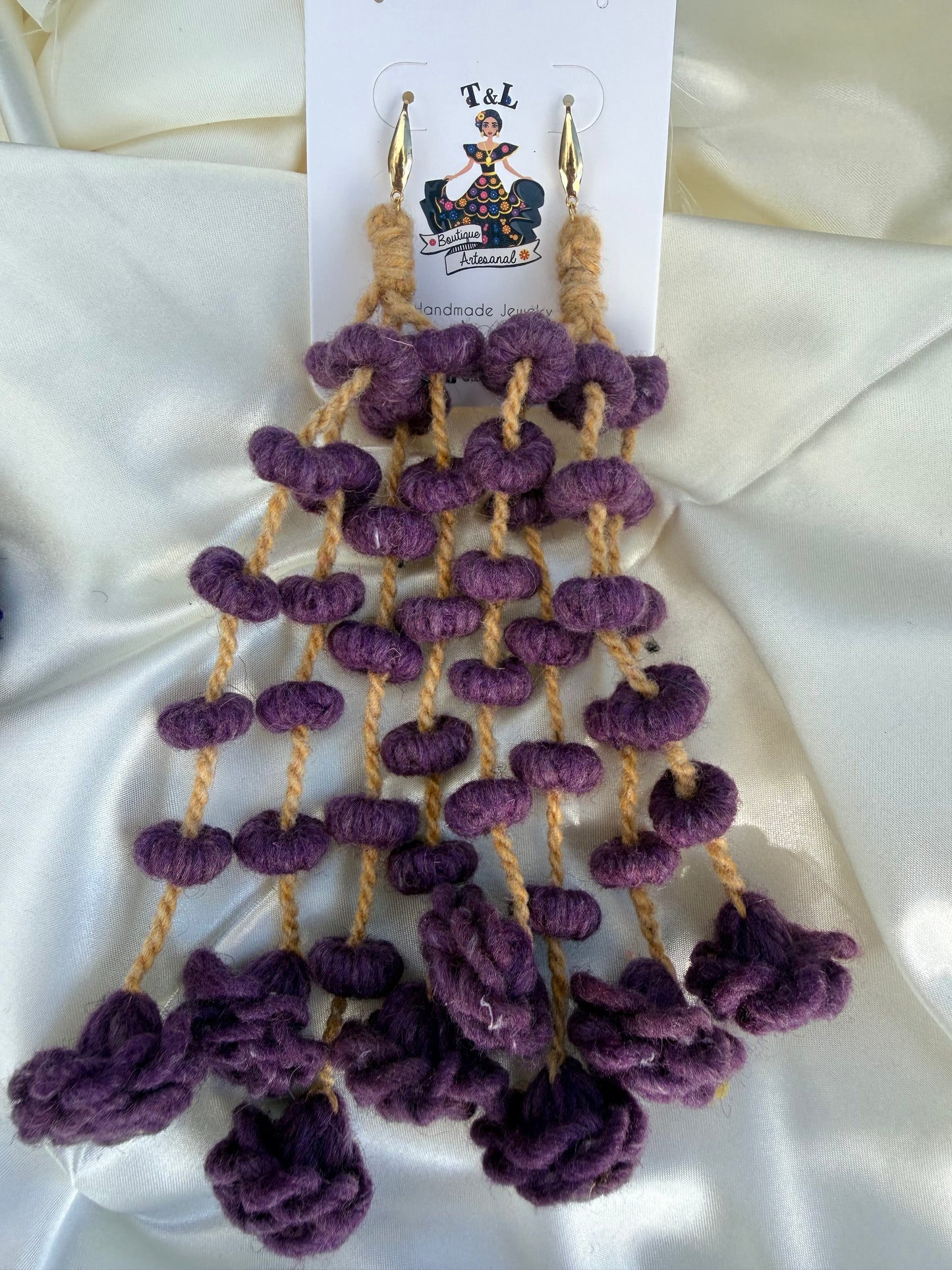 Aretes tlacoyales/aretes de lana /aretes hechos a Mano/ aretes artesanales /hand made jewelry