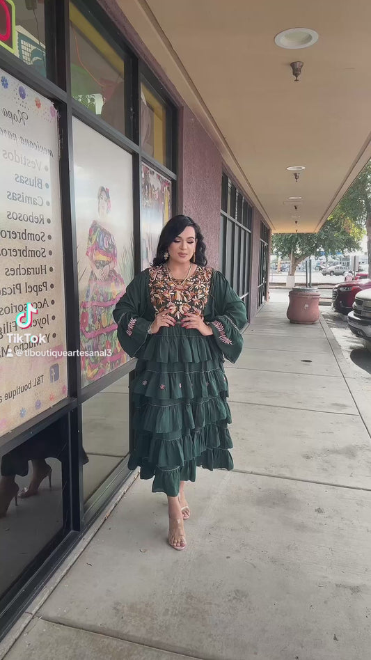 Vestido Artesanal Mexicano Bordado a Mano en Rayón – Vestido Boho Verde Bordado Floral – Talla Única Ajustable S a XXL
